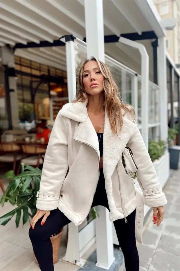 Kadın Içi Rapitli Kemer Detaylı Süet Mont